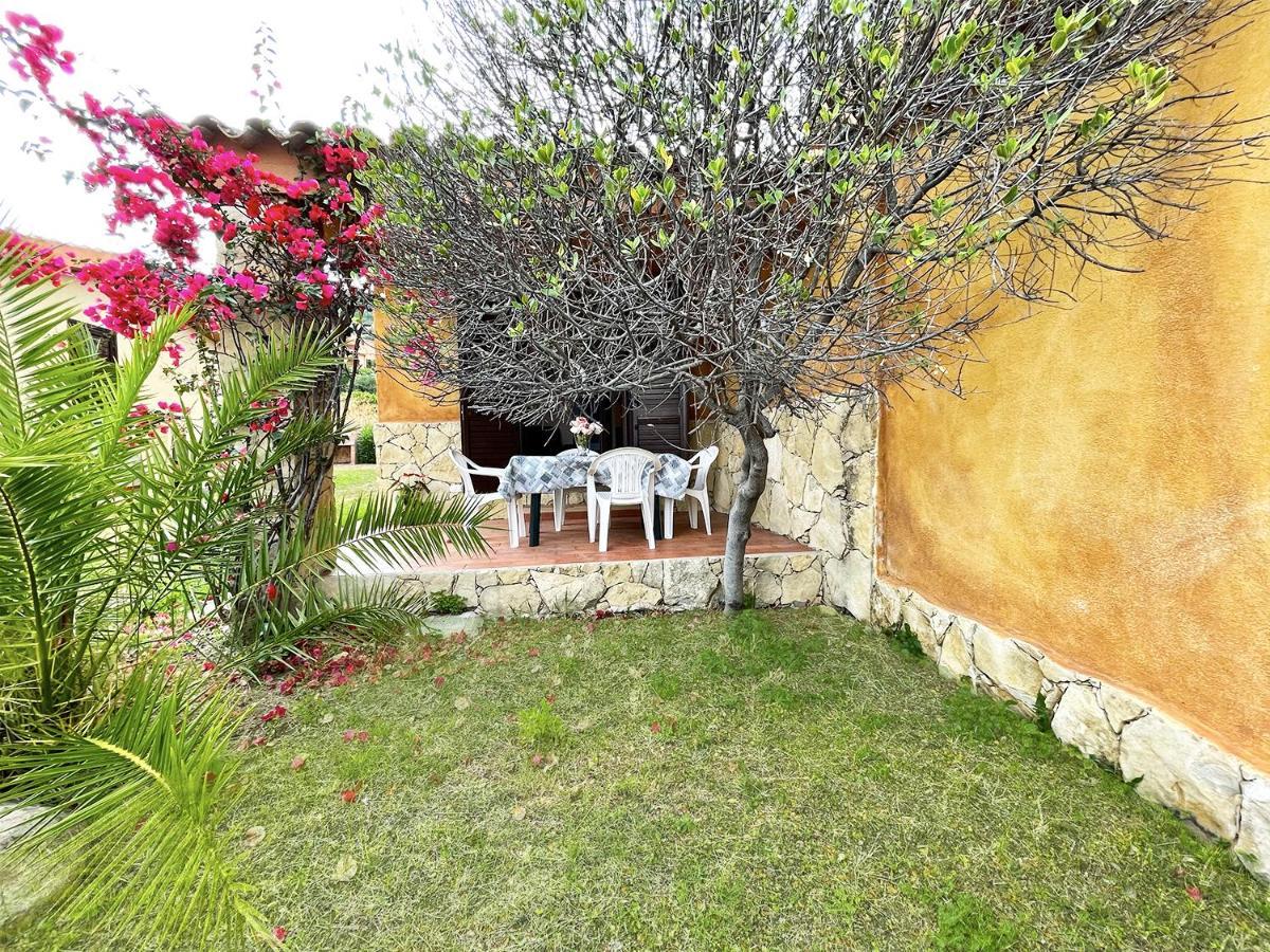 Erika Villa Castiadas Exterior photo