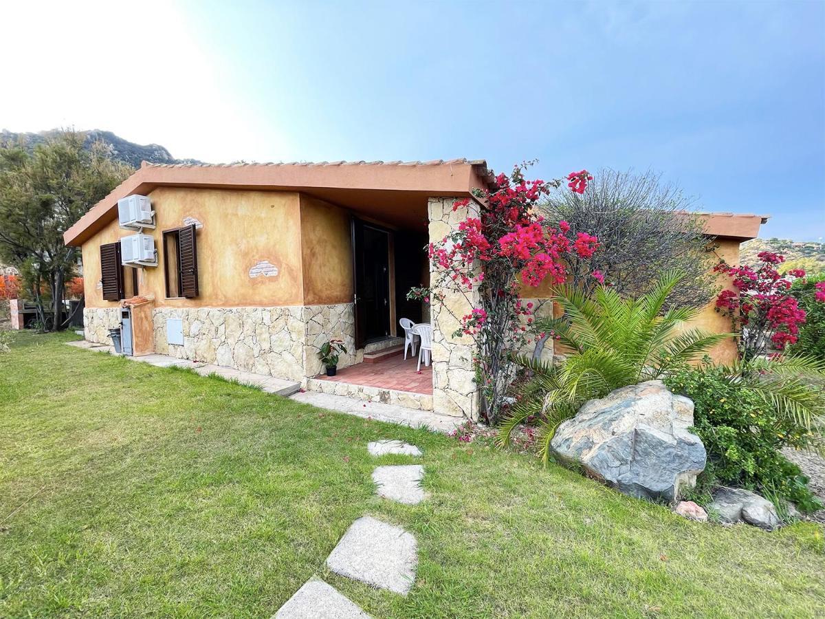 Erika Villa Castiadas Exterior photo